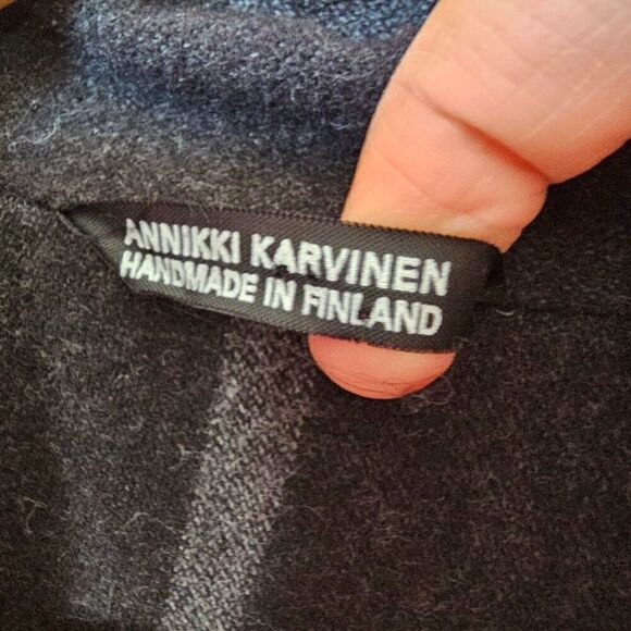 EUC ANNIKKI KARVINEN WOOL OVERSIZED TILE PATTERN LAPEL PONCHO ONE SIZE - Picture 13 of 16